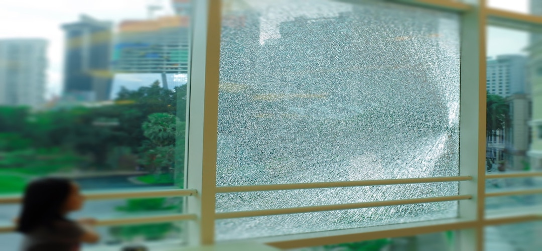 bullet proof glass vs laminated glass